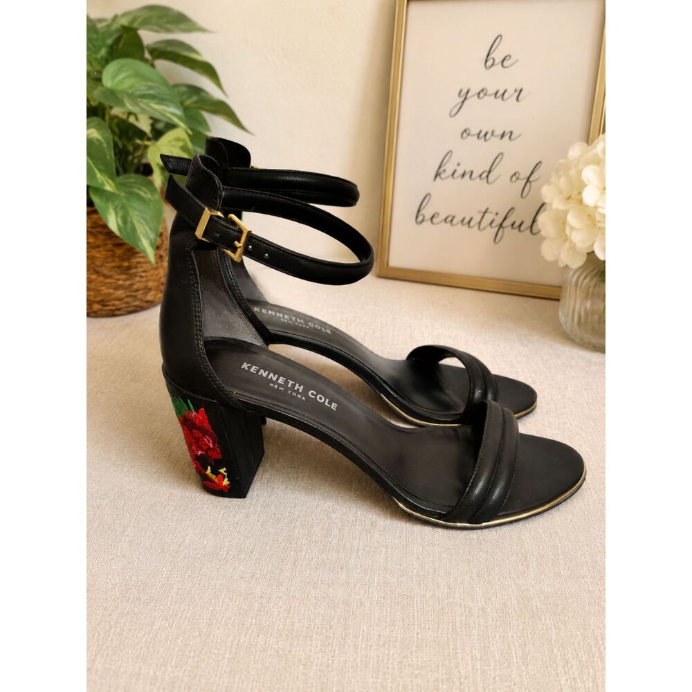 Kenneth Cole New York Black Floral Embroidered Block Heel Sandal Shoes 8M